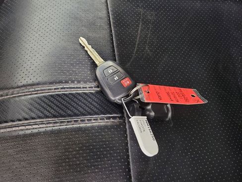 Used 2021 Toyota Tacoma SR5 image 25