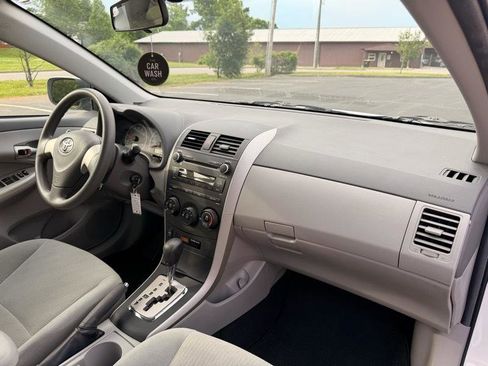 Used 2010 Toyota Corolla LE FWD image 17