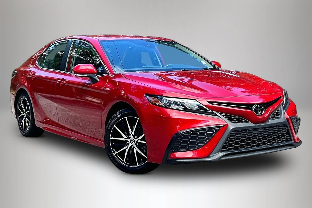 Used 2024 Toyota Camry SE FWD image 2