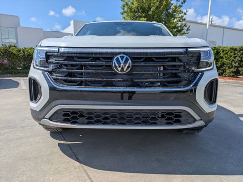 New 2026 Volkswagen Atlas Cross Sport SE FWD image 9