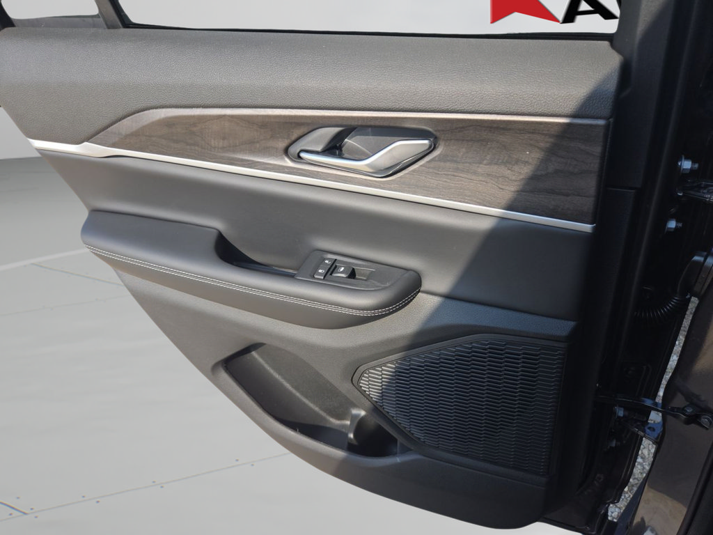 New 2025 Jeep Grand Cherokee Limited RWD image 27