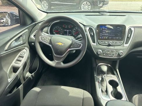Used 2022 Chevrolet Malibu LS FWD image 17