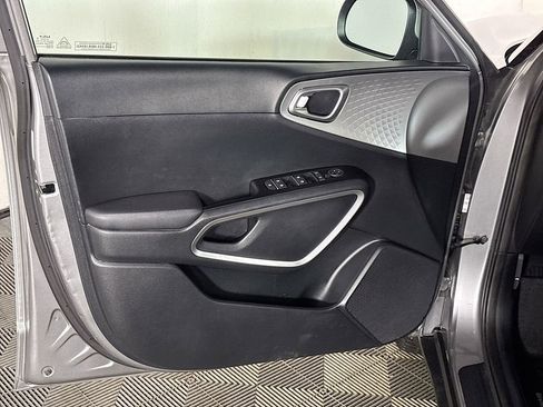 Used 2023 Kia Soul LX FWD image 10