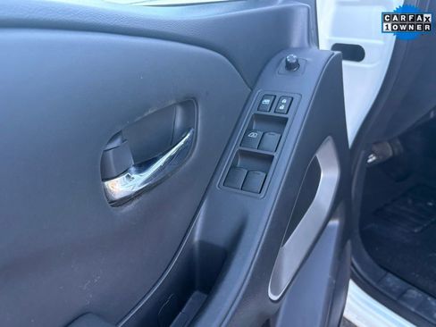 Used 2022 Nissan Frontier SV w/ Technology Package image 13