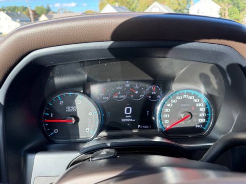 Used 2019 GMC Sierra 2500 Denali w/ Duramax Plus Package AWD/4WD image 10