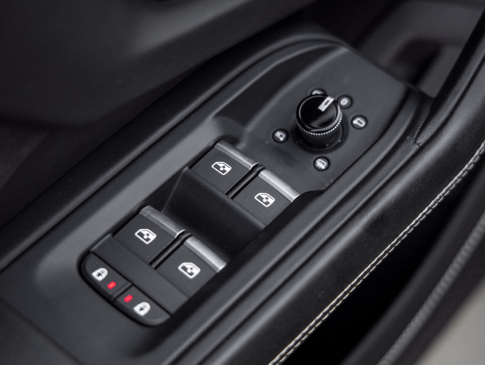 Used 2021 Lamborghini Urus AWD/4WD image 21