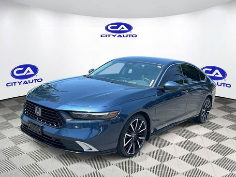 Used 2024 Honda Accord Touring image 9