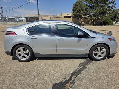 Used 2011 Chevrolet Volt Premium w/ Premium Trim Package FWD image 8
