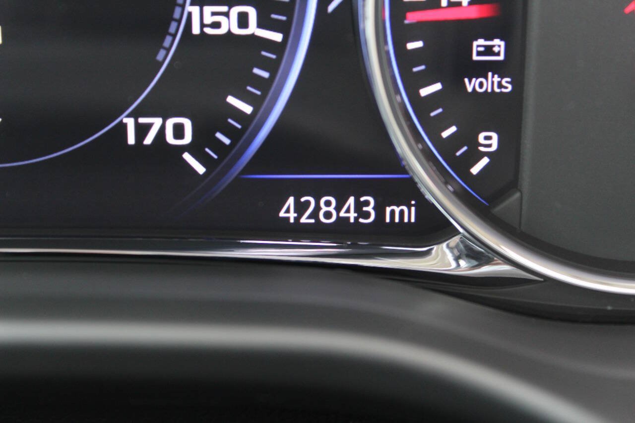 Used 2022 GMC Acadia Denali w/ Denali Ultimate Package AWD/4WD image 11