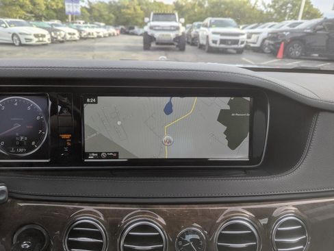 Used 2016 Mercedes-Benz S 550 4MATIC Sedan image 23
