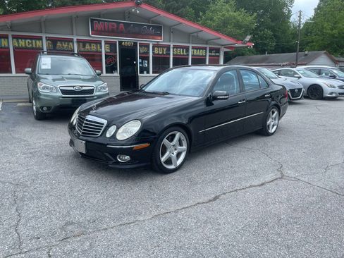 Used 2009 Mercedes-Benz E 350 Sedan image 3