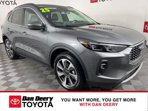 Used 2025 Ford Escape Platinum image 1