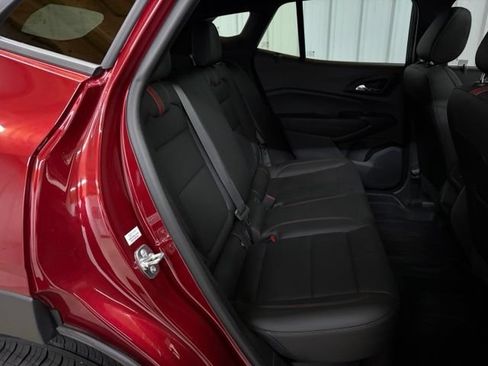 Used 2025 Chevrolet Trax RS w/ Sunroof Package FWD image 16