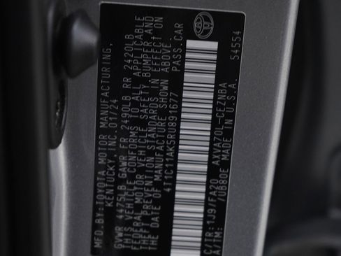 Used 2024 Toyota Camry LE image 27