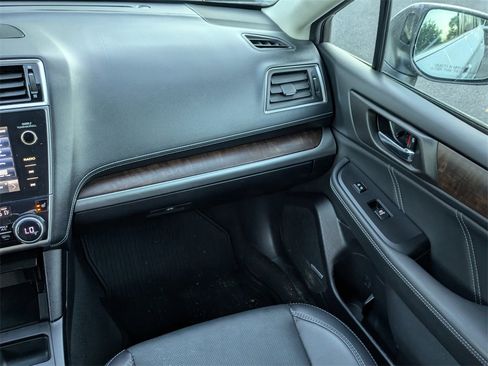 Used 2018 Subaru Outback 2.5i Limited image 16