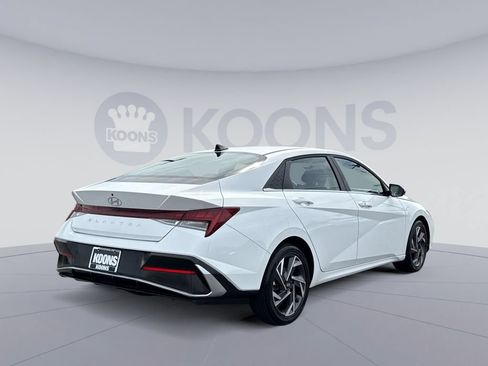 Certified 2025 Hyundai Elantra SEL FWD image 7