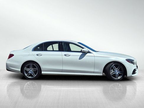 Used 2017 Mercedes-Benz E 300 image 4