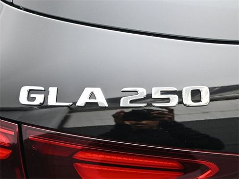 New 2026 Mercedes-Benz GLA 250 4MATIC image 14