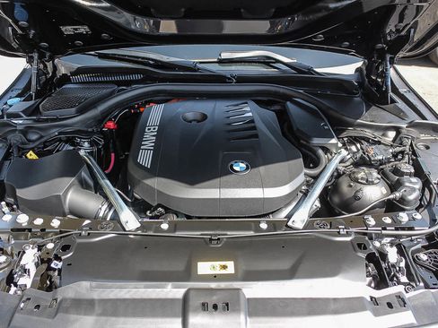 New 2026 BMW 550e xDrive image 35