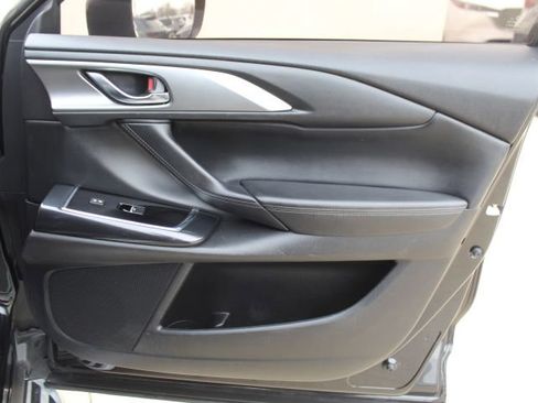 Used 2018 MAZDA CX-9 Touring image 39