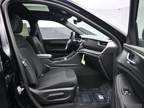 New 2026 Jeep Grand Cherokee Laredo X AWD/4WD image 33