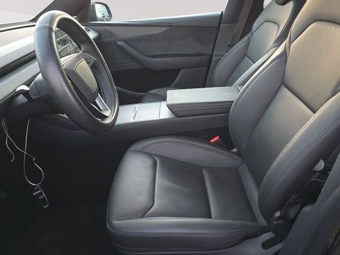 Used 2026 Tesla Model Y AWD image 4