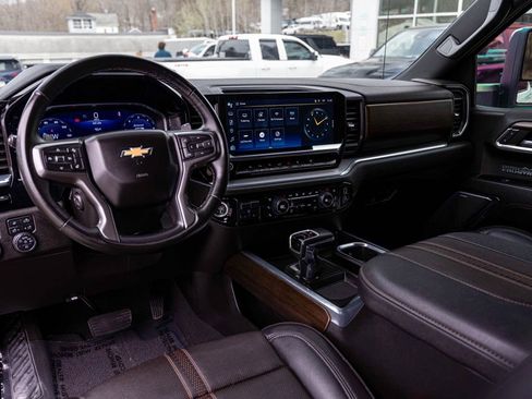 Used 2024 Chevrolet Silverado 1500 High Country w/ Technology Package image 16