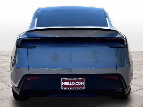 Used 2026 Tesla Model Y 2WD image 7