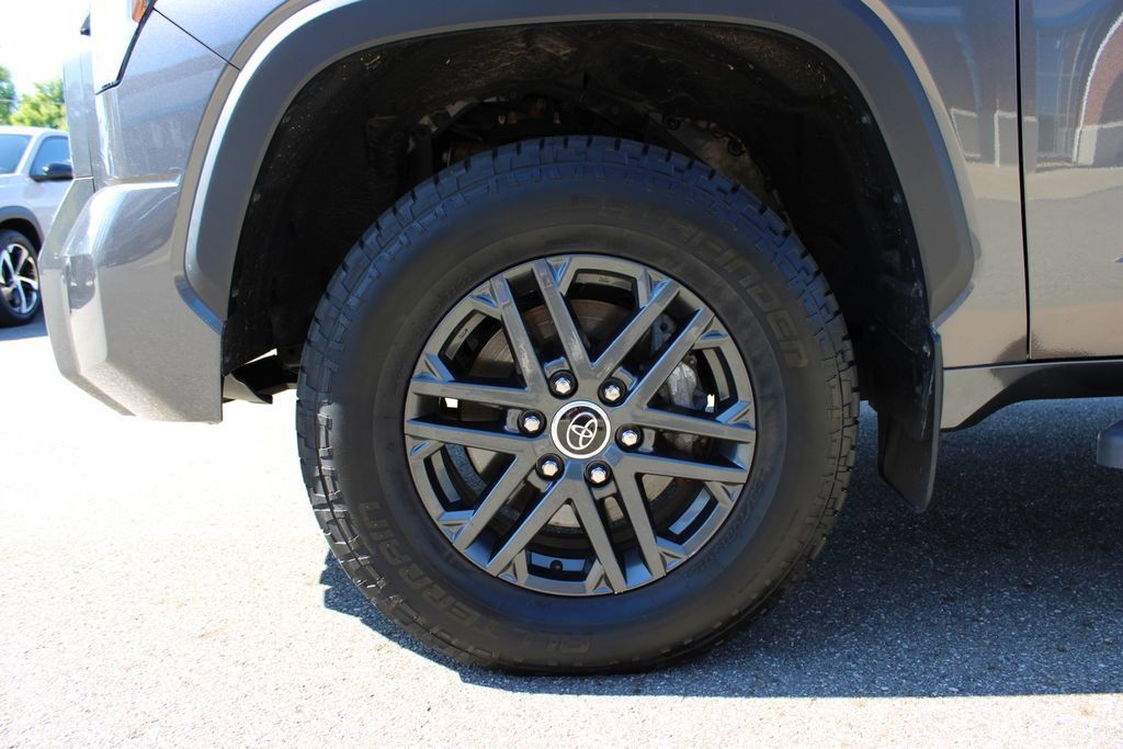 Used 2023 Toyota Tundra SR5 w/ SR5 Convenience Package AWD/4WD image 27