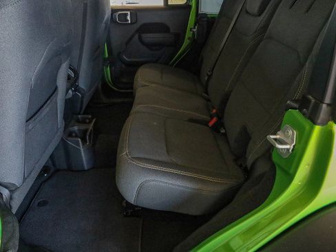 Used 2025 Jeep Wrangler Sport image 27