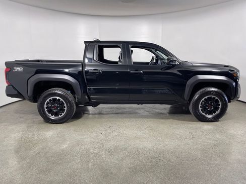 Certified 2025 Toyota Tacoma TRD Off-Road image 2