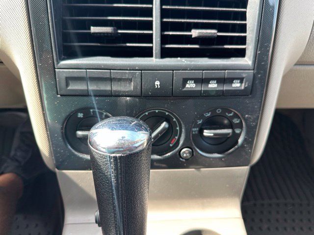 Used 2006 Ford Explorer XLT AWD/4WD image 17