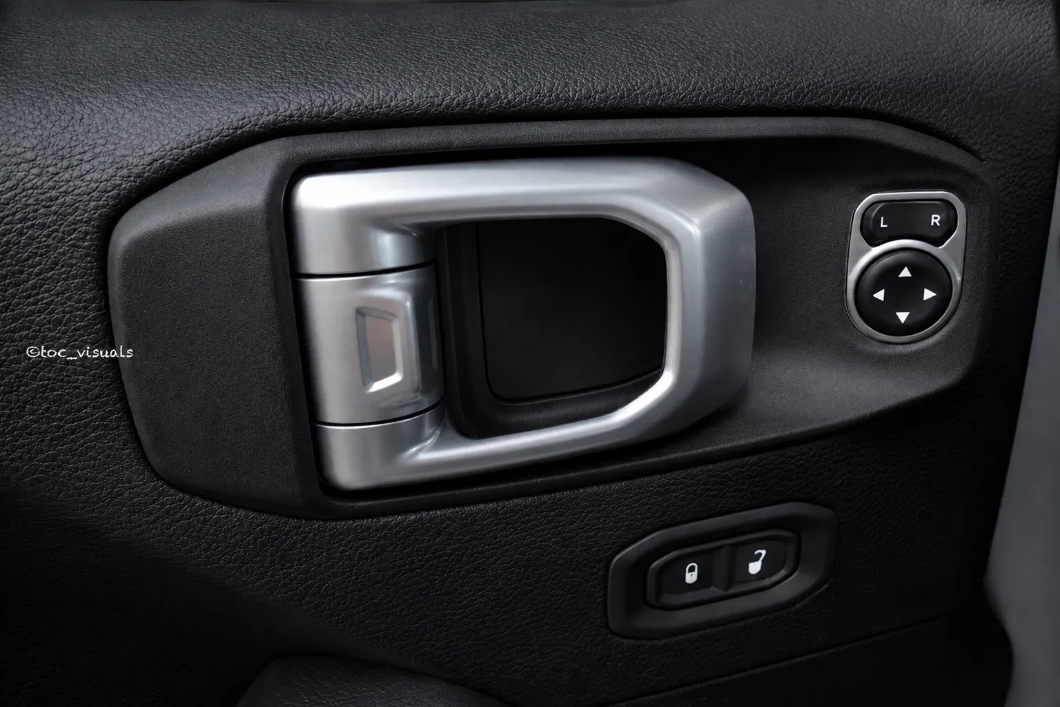 Used 2019 Jeep Wrangler Unlimited Sahara AWD/4WD image 12