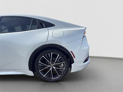 Used 2024 Toyota Prius XLE image 22