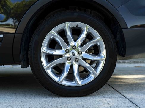 Used 2014 Ford Explorer Limited w/ Equipment Group 302A FWD image 15