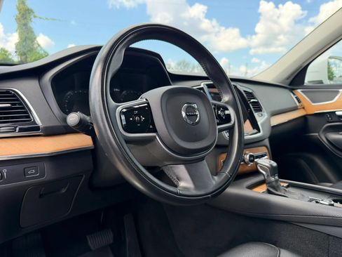 Used 2021 Volvo XC90 T6 Momentum w/ Advanced Package AWD/4WD image 11