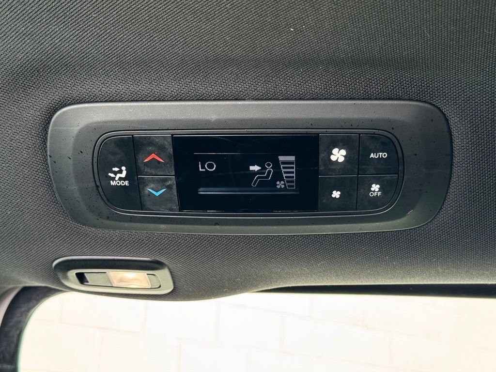 Used 2022 Chrysler Pacifica Limited w/ S Appearance Package FWD image 28