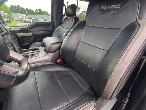 Used 2017 Ford F150 Raptor w/ Equipment Group 802A Luxury AWD/4WD image 21