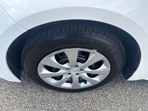 Used 2025 Toyota Corolla LE FWD image 12