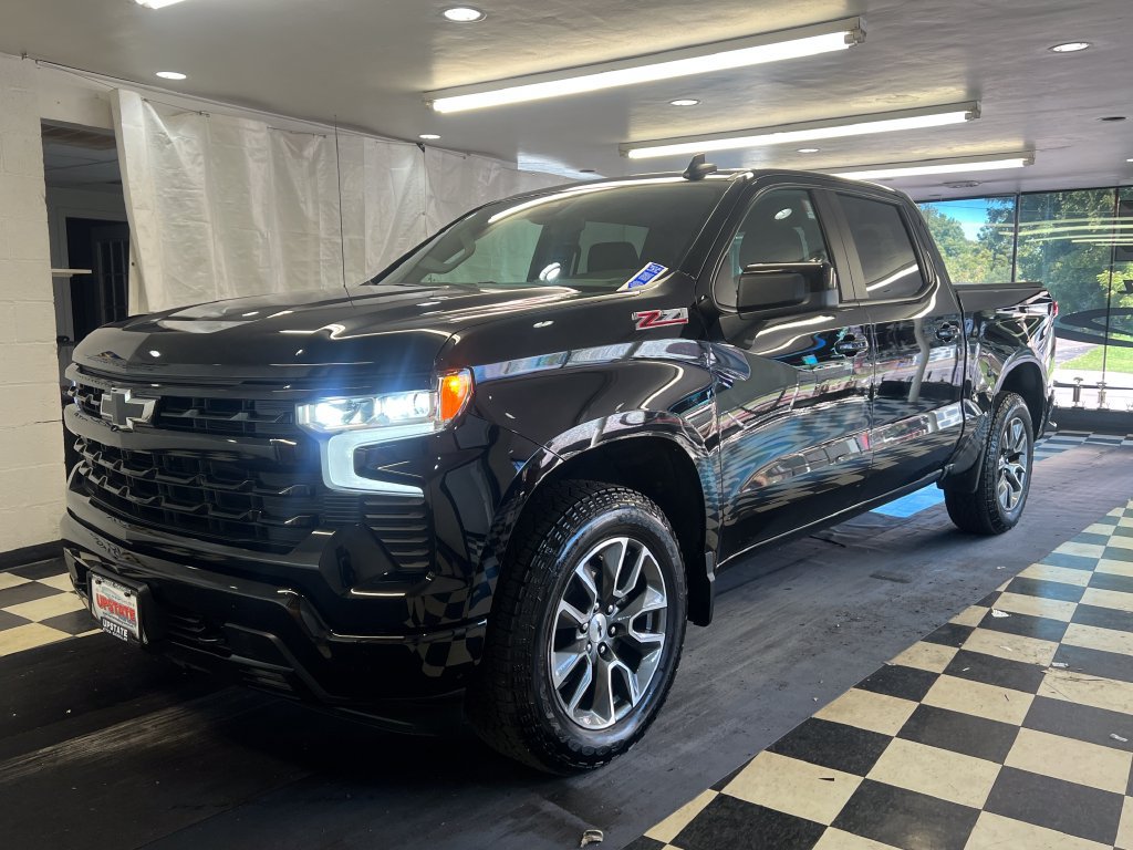 Used 2024 Chevrolet Silverado 1500 RST AWD/4WD image 5