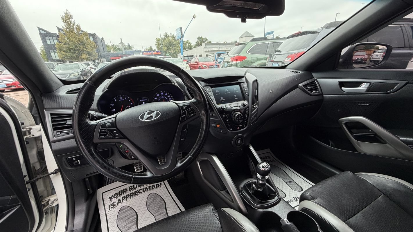Used 2016 Hyundai Veloster Turbo FWD image 9