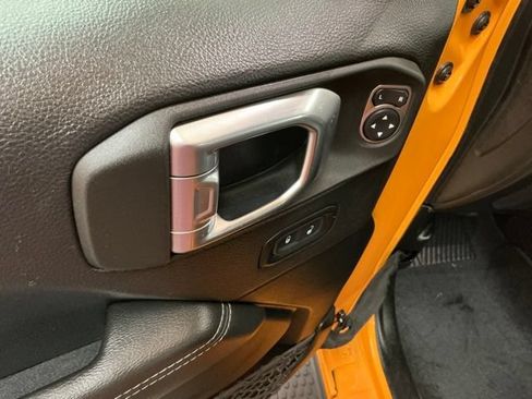 Used 2021 Jeep Wrangler Unlimited Sahara w/ Cold Weather Group AWD/4WD image 18
