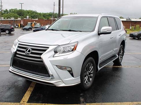 Used 2019 Lexus GX 460 Premium AWD/4WD image 2