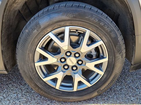 Used 2022 GMC Acadia SLT w/ Technology Package image 7