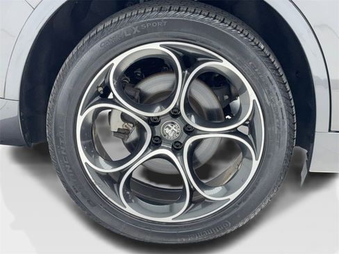 Used 2023 Alfa Romeo Stelvio Ti image 52