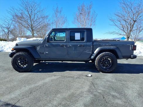 Used 2023 Jeep Gladiator Sport image 13
