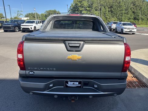Used 2012 Chevrolet Avalanche LT RWD image 5