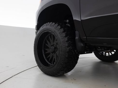 Used 2022 Chevrolet Silverado 1500 LT Trail Boss image 17