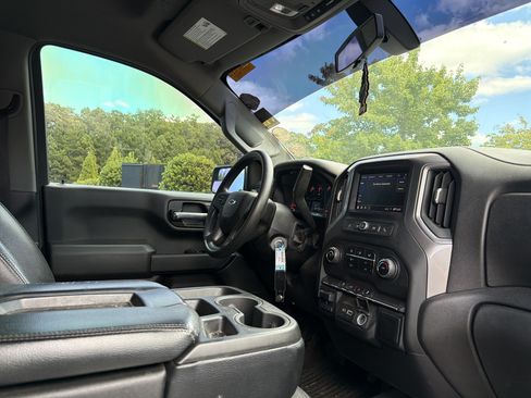 Used 2021 Chevrolet Silverado 1500 Custom Trail Boss AWD/4WD image 6