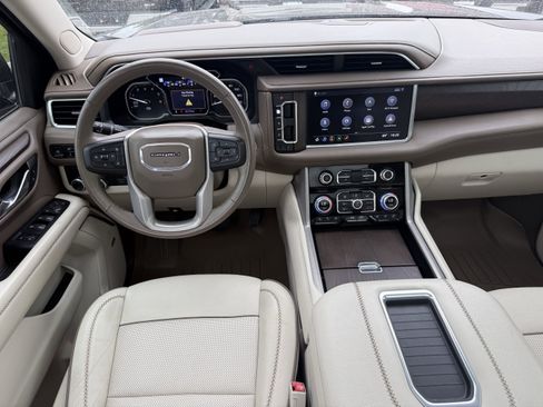 Used 2021 GMC Yukon XL Denali w/ Denali Ultimate Package RWD image 14